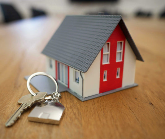 Thoughtful Closing Gifts for Realtors to Welcome Families Home